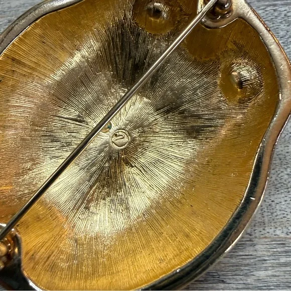 SWAROVSKI Large Ladybug Brooch - Picture 3 of 3